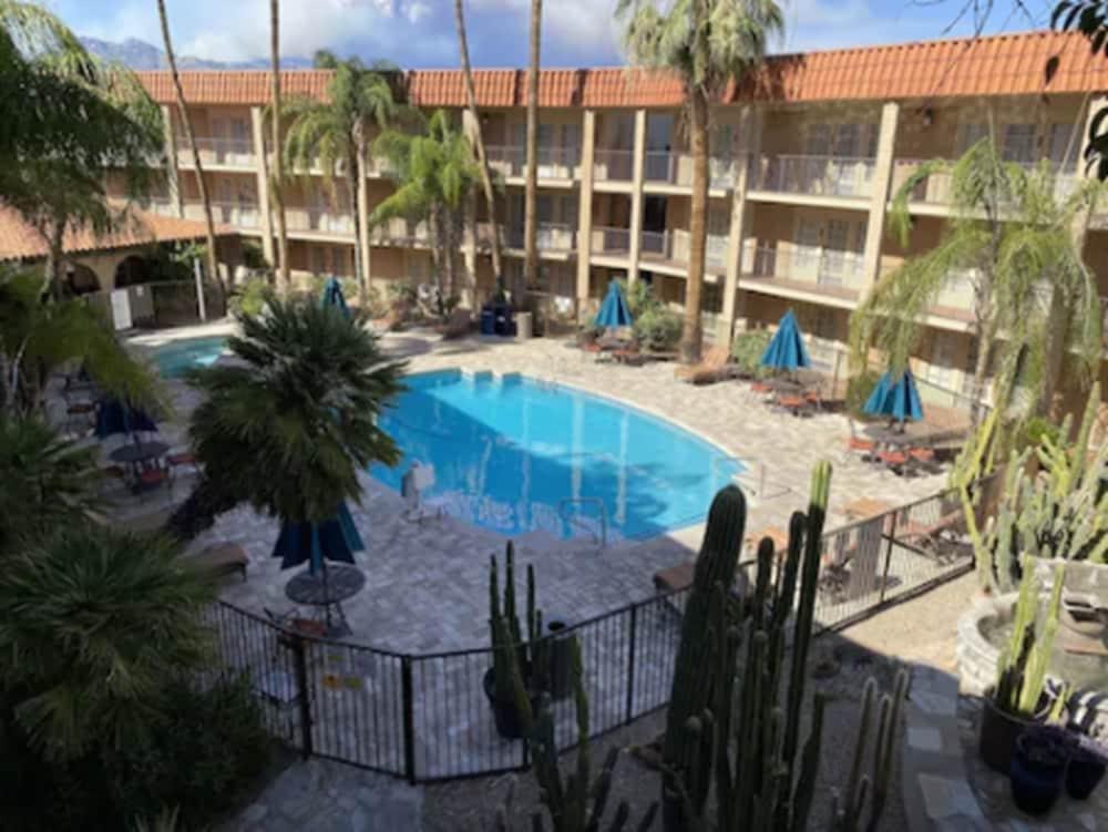 Doubletree Suites By Hilton Tucson-Williams Center Exterior photo