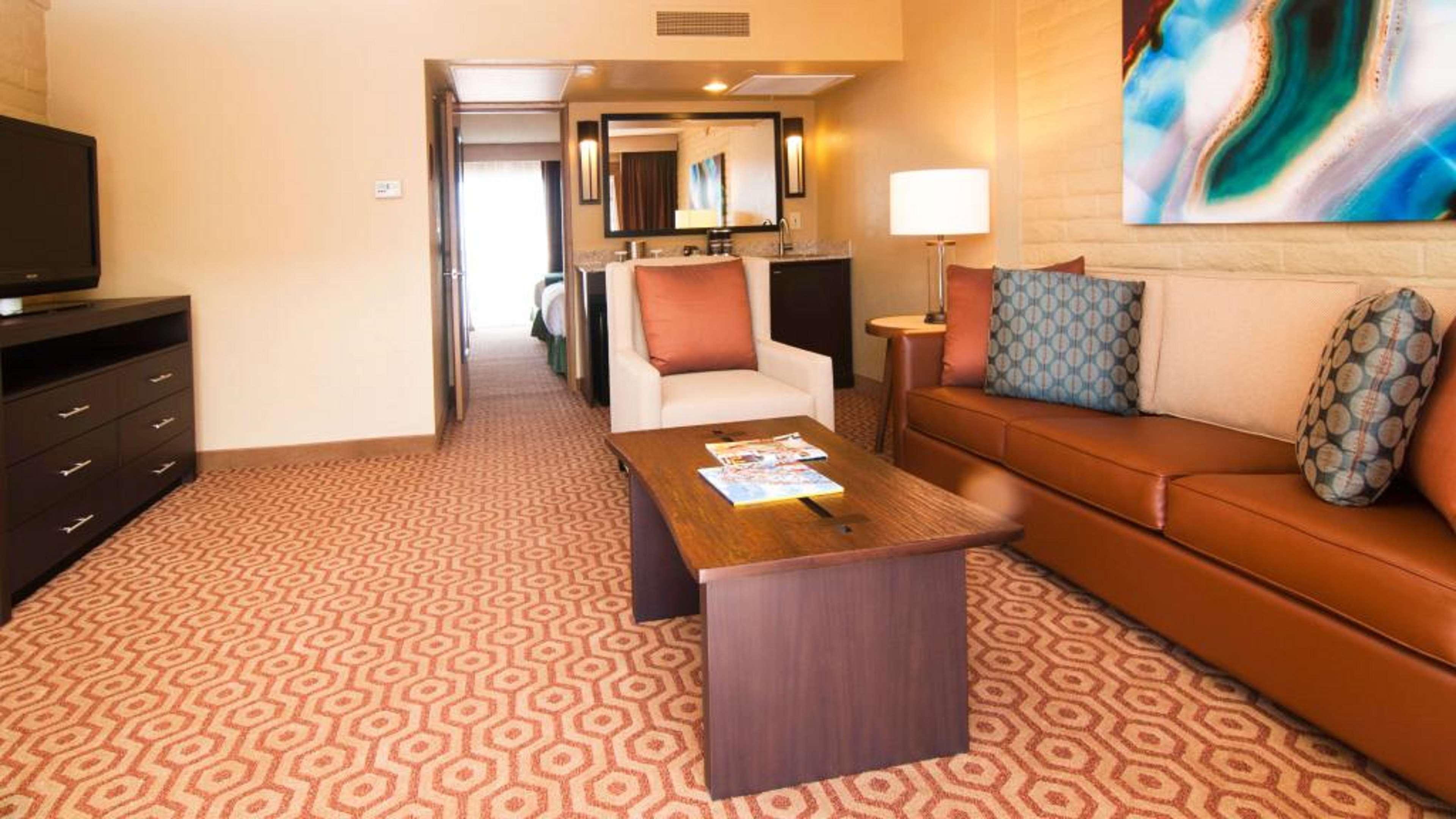 Doubletree Suites By Hilton Tucson-Williams Center Exterior photo