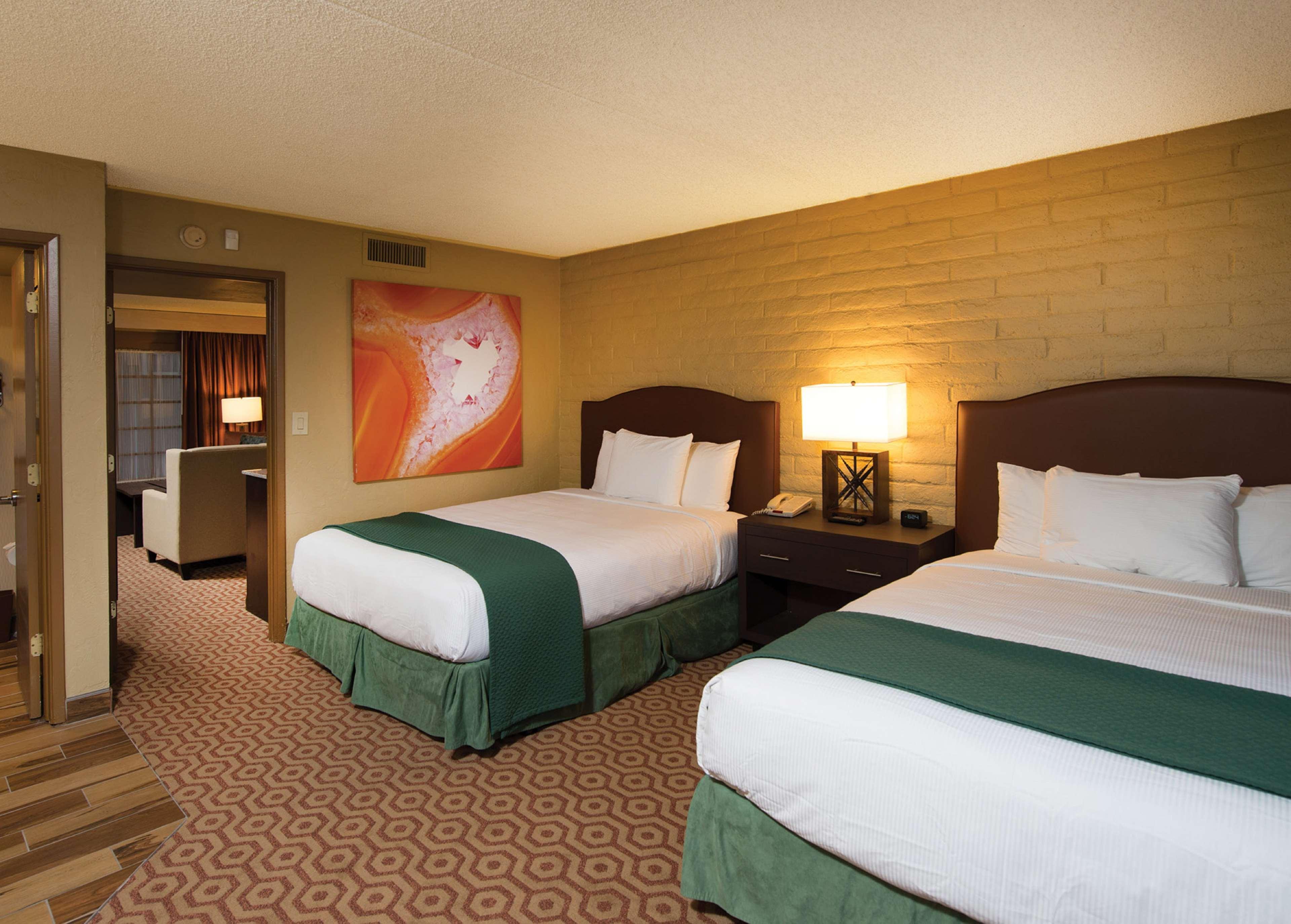 Doubletree Suites By Hilton Tucson-Williams Center Exterior photo