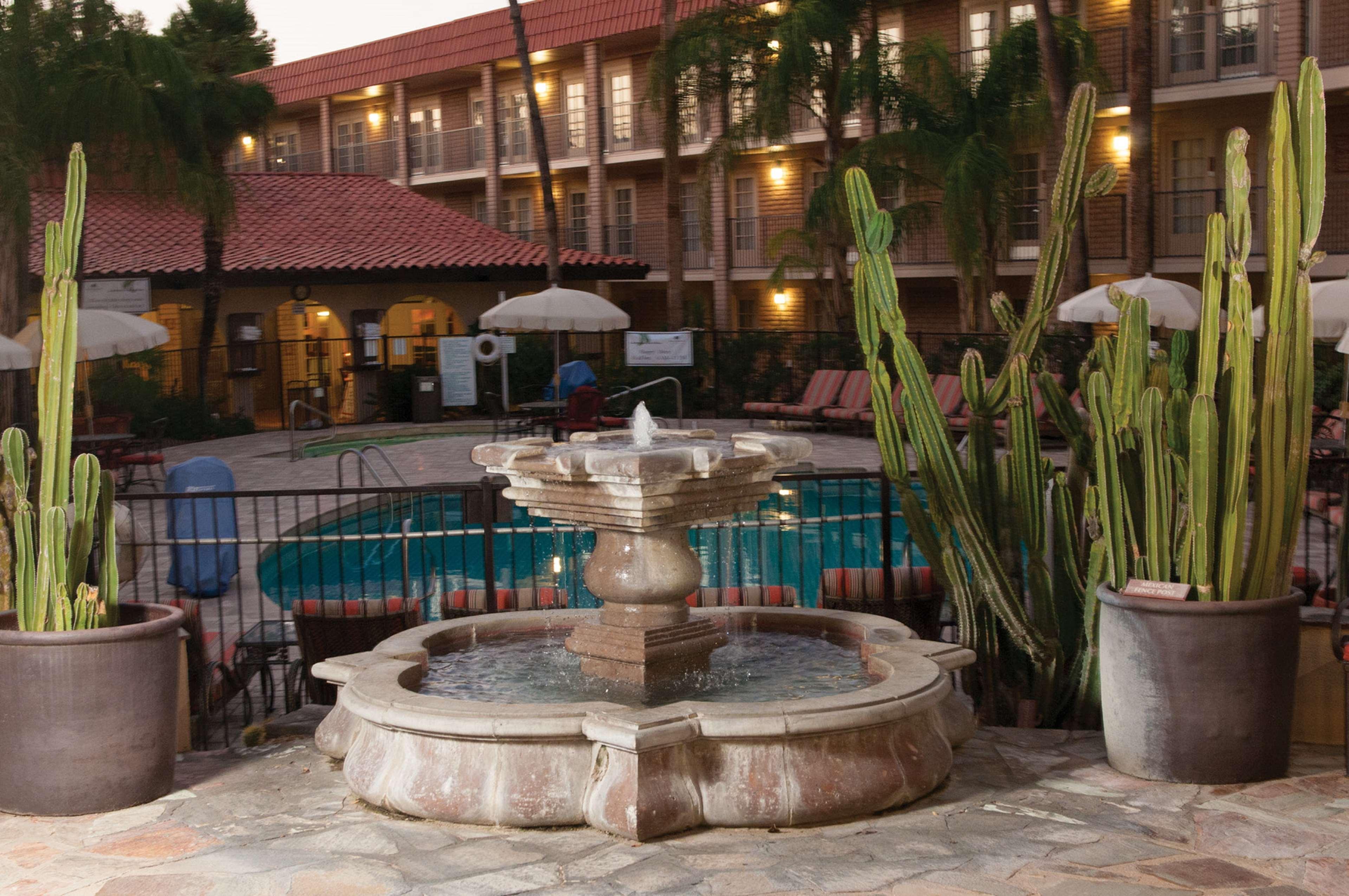 Doubletree Suites By Hilton Tucson-Williams Center Exterior photo