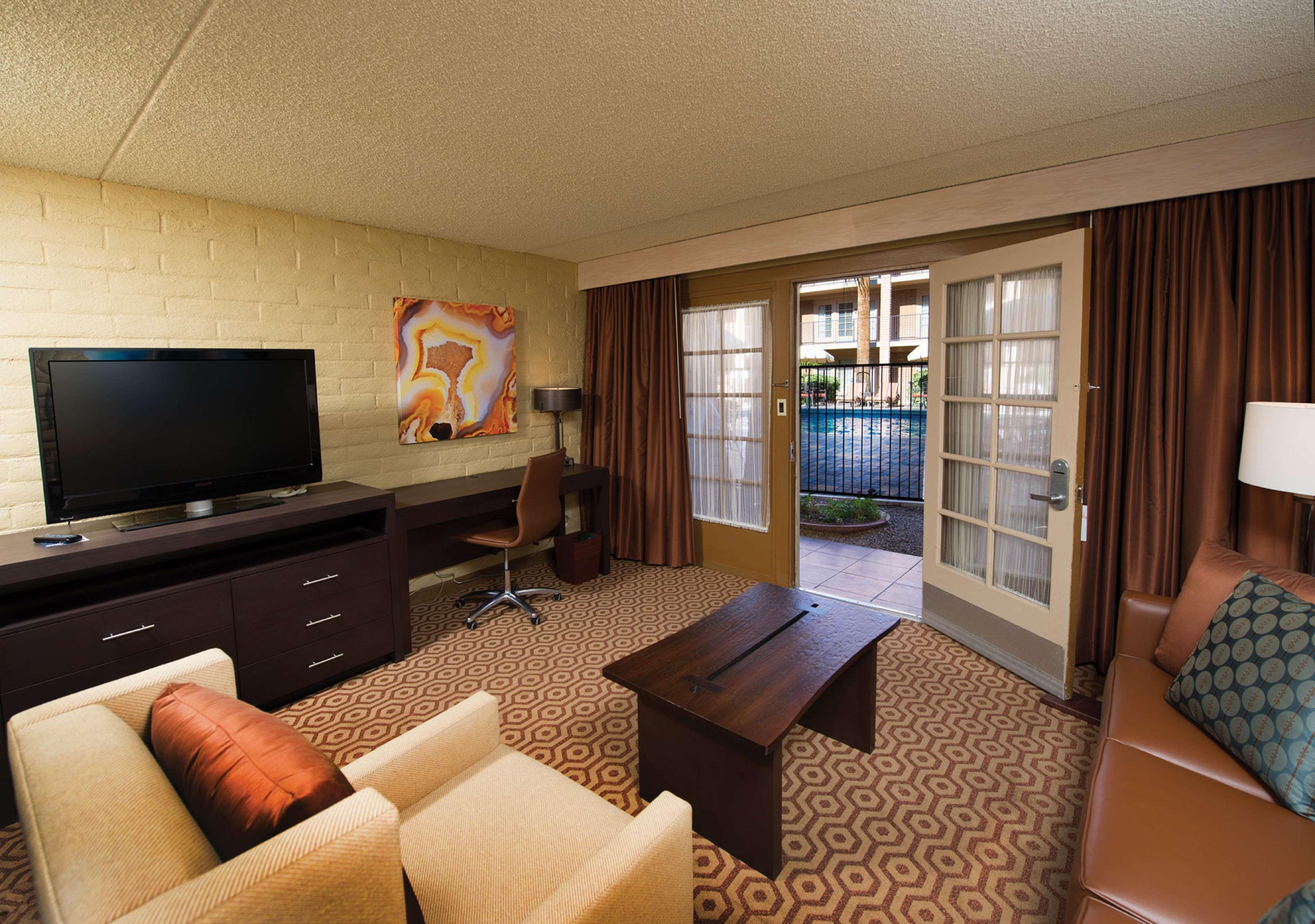 Doubletree Suites By Hilton Tucson-Williams Center Exterior photo