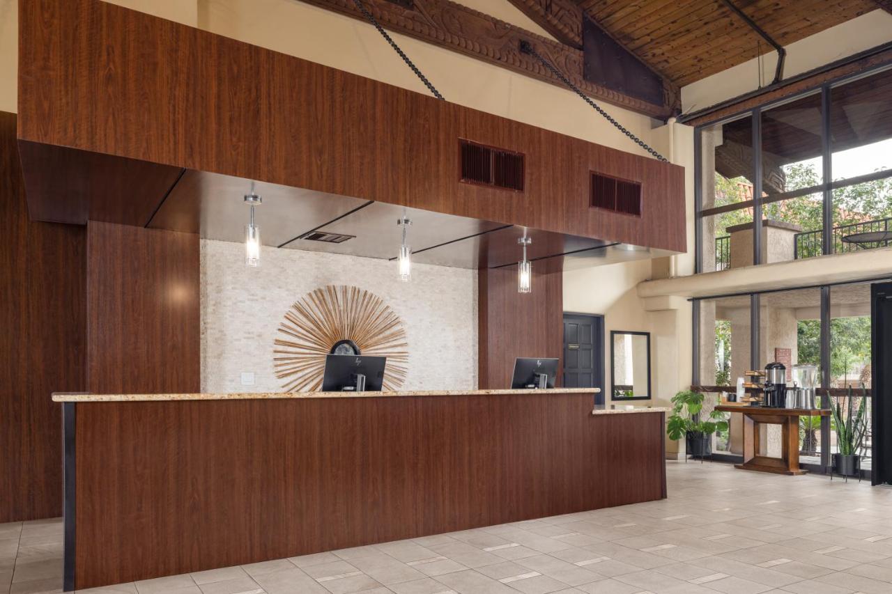 Doubletree Suites By Hilton Tucson-Williams Center Exterior photo