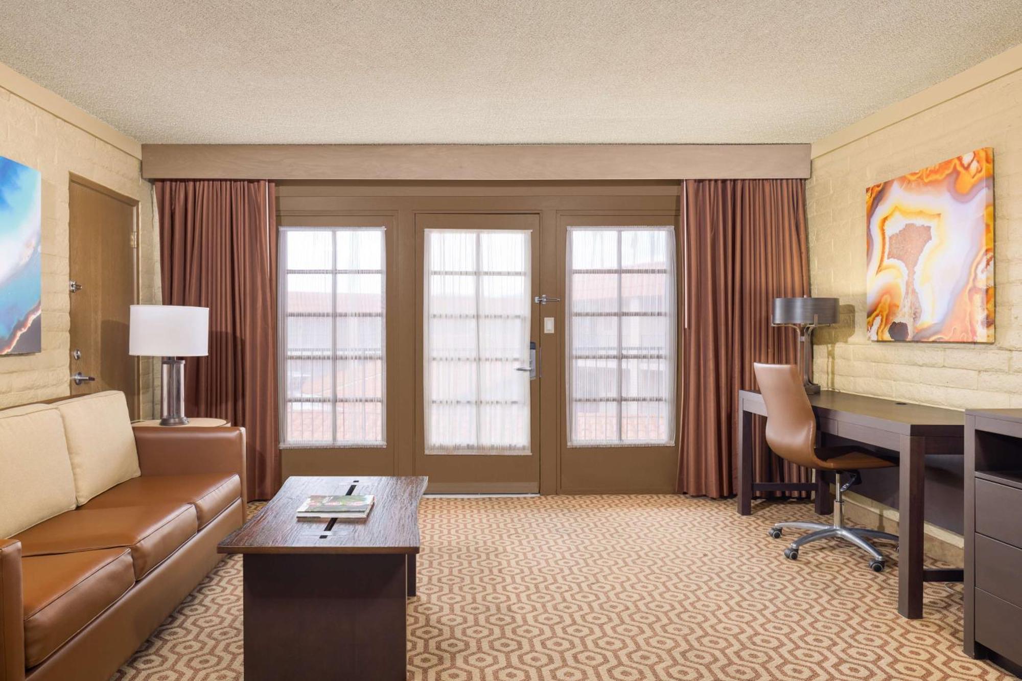 Doubletree Suites By Hilton Tucson-Williams Center Exterior photo