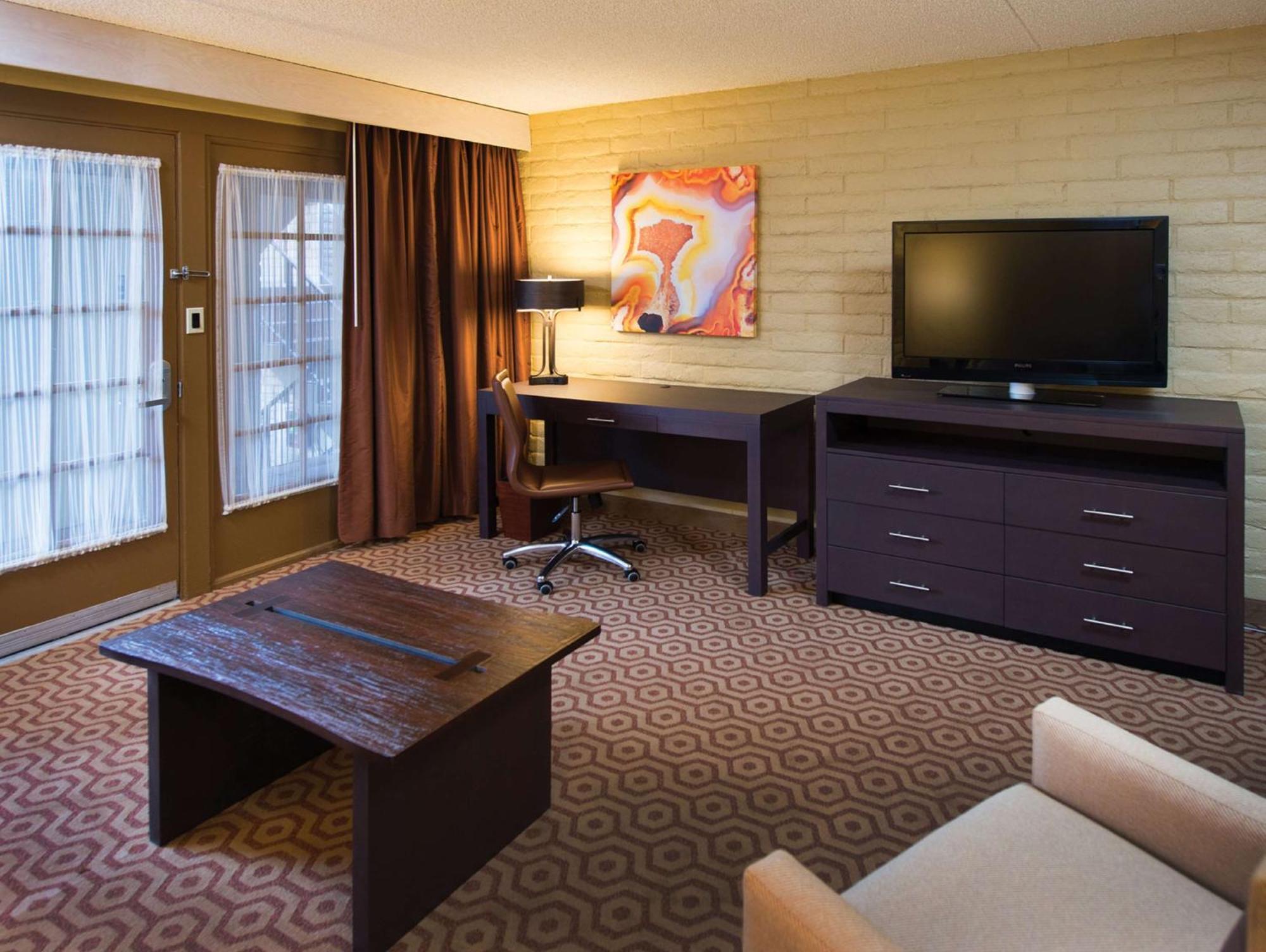 Doubletree Suites By Hilton Tucson-Williams Center Exterior photo
