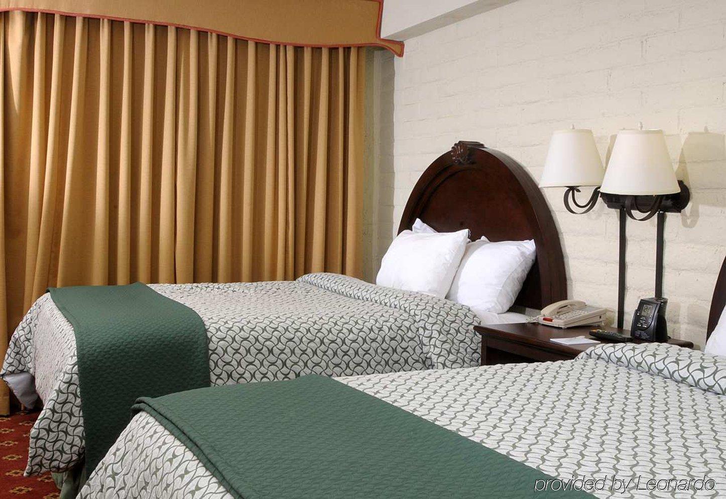 Doubletree Suites By Hilton Tucson-Williams Center Room photo