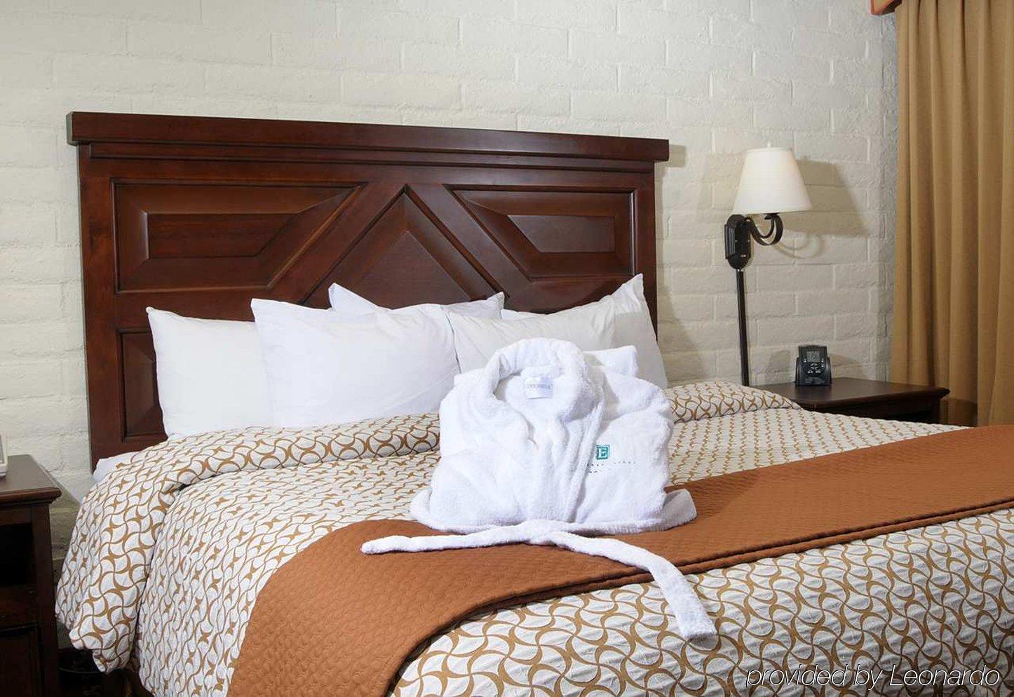 Doubletree Suites By Hilton Tucson-Williams Center Room photo